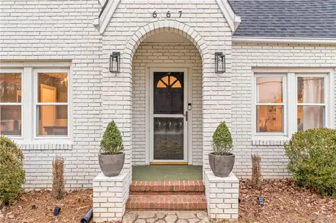 667 Oak Summit Rd, Winston Salem, NC 27105