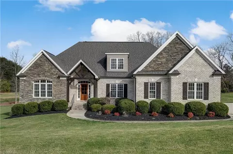 5400 Deerview Ct, Greensboro, NC 27410