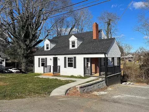 290 Austin Traphill Rd, Elkin, NC 28621
