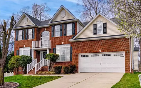 5011 Winding Ridge Ct, Greensboro, NC 27406