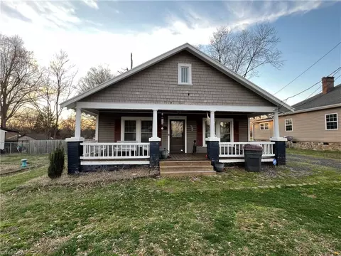 808 Barnes St, Reidsville, NC 27320