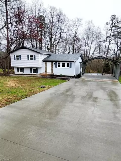 Exterior - 5005 Windemere Cir, Trinity, NC 27370 photo 4 of 5