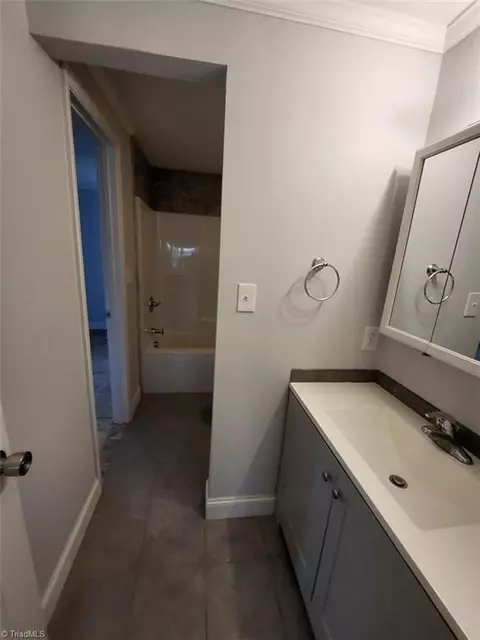 Bath - 5005 Windemere Cir, Trinity, NC 27370 photo 2 of 3