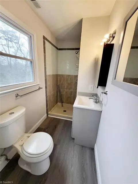 Bath - 5005 Windemere Cir, Trinity, NC 27370 photo 3 of 3