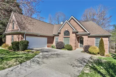 175 Crossglenn Dr, Winston Salem, NC 27103