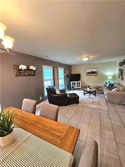 Living - 1663 Crestlawn Trl, Pfafftown, NC 27040 photo 2 of 8