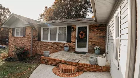 205 Dudley Ave, Mount Airy, NC 27030