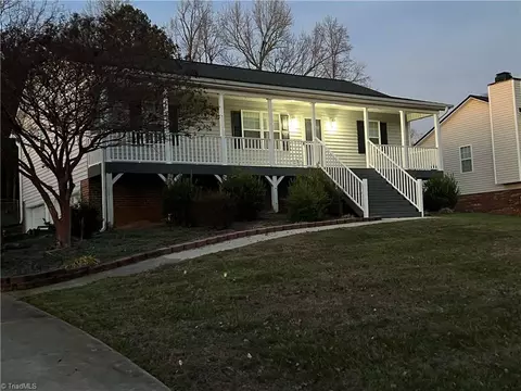 244 Central Oaks Rd, Clemmons, NC 27012