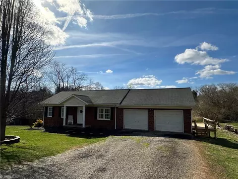 118 Welborn St, Millers Creek, NC 28651