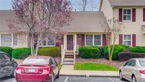 14 Park Village Ln #E, Greensboro, NC 27455