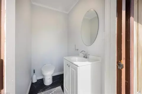 Bath - 509 Ashe St, High Point, NC 27262 photo 3 of 3