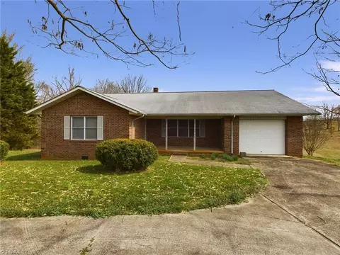 1082 All Healing Springs Rd, Taylorsville, NC 28681