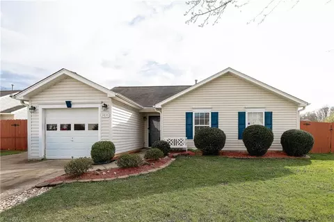 3839 Raintree Dr, Greensboro, NC 27407