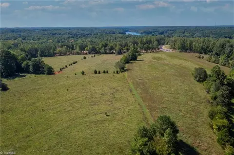 7315 Plunkett Rd, Belews Creek, NC 27009
