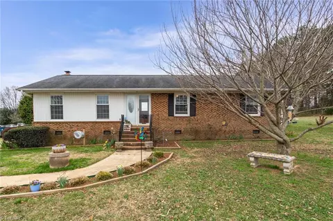 5424 Marley Dr, Mcleansville, NC 27301