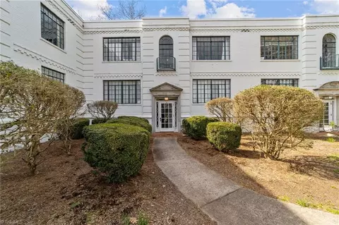 1700 N Elm St N #K4, Greensboro, NC 27408