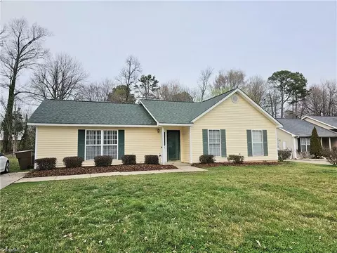 15 Weddington Ct, Greensboro, NC 27407