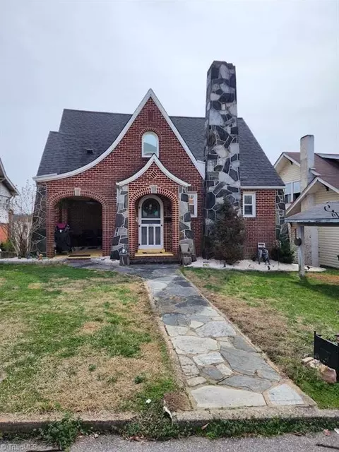 303 D St, North Wilkesboro, NC 28659