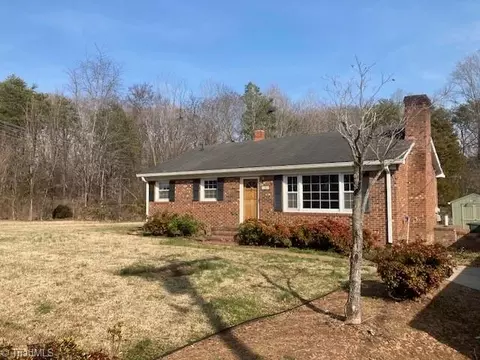 120 Edgewood Rd, Eden, NC 27288