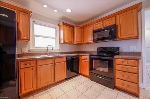 Kitchen - 109 Laurel Ln, King, NC 27021 photo 3 of 6
