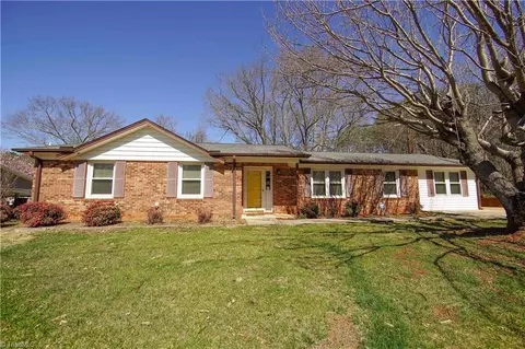 109 Laurel Ln, King, NC 27021
