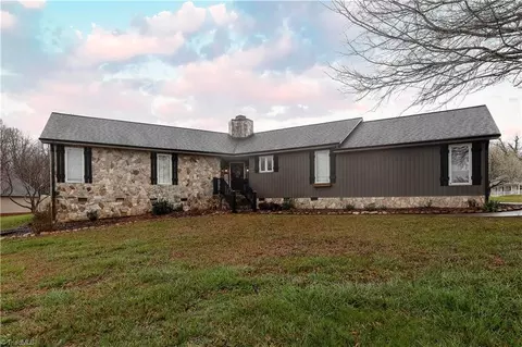 133 Kaylan Ln, Thomasville, NC 27360