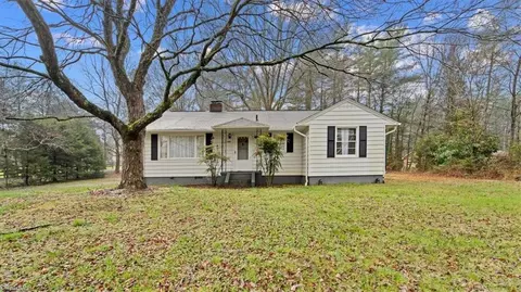 440 Fishel Rd, Winston Salem, NC 27127