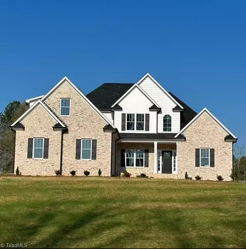 5044 Peppertree Rd, Clemmons, NC 27012