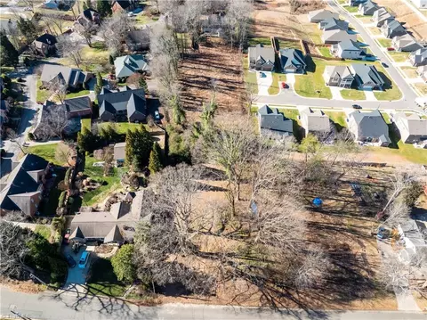 116 Cliffdale Dr N, Winston Salem, NC 27104