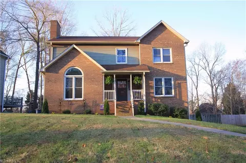 1940 Glenridge Dr, Kernersville, NC 27284