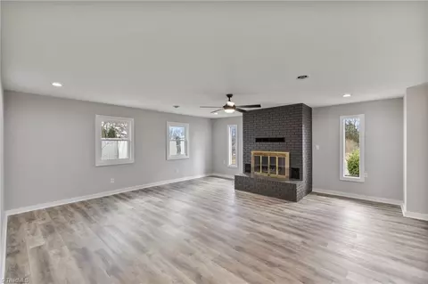 Living - 4065 Rollingwood Dr, Trinity, NC 27370 photo 2 of 4