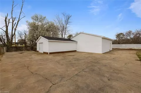 Exterior - 4065 Rollingwood Dr, Trinity, NC 27370 photo 8 of 9
