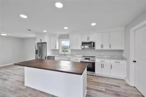 Kitchen - 4065 Rollingwood Dr, Trinity, NC 27370 photo 1 of 6