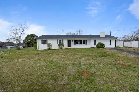 Exterior - 4065 Rollingwood Dr, Trinity, NC 27370 photo 2 of 9