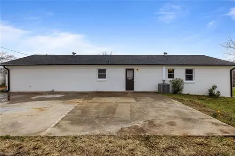 Exterior - 4065 Rollingwood Dr, Trinity, NC 27370 photo 7 of 9