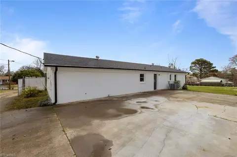 Exterior - 4065 Rollingwood Dr, Trinity, NC 27370 photo 6 of 9