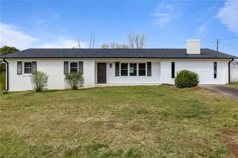 4065 Rollingwood Dr, Trinity, NC 27370