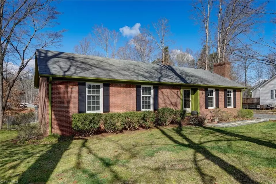 Exterior - 707 Woodsway Ct, Reidsville, NC 27320 photo 3 of 6