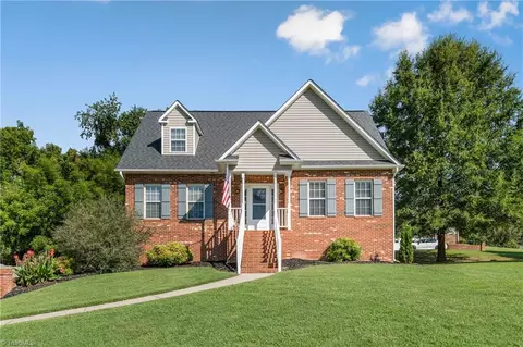 2010 Country Hills Dr, Mount Airy, NC 27030