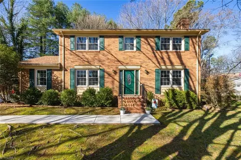 3 Belvidere Ct, Greensboro, NC 27410
