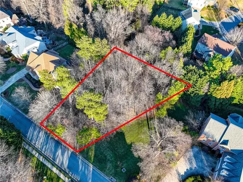 814 Jefferson Wood Ln, Greensboro, NC 27410