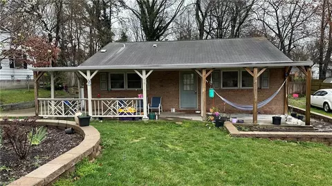 1511 Victory St, Greensboro, NC 27407