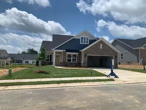 7268 Huntgate Dr, Kernersville, NC 27284