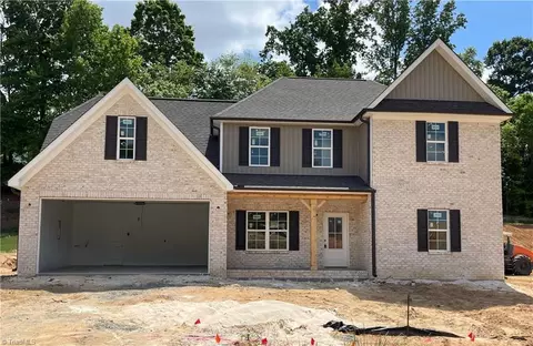 6964 Orchard Path Dr, Clemmons, NC 27012