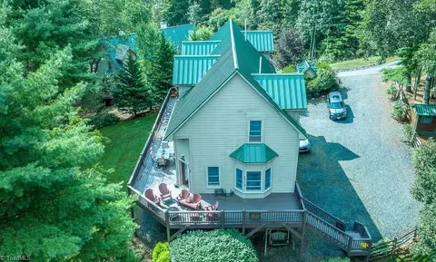 180 Rivers Edge Rd # -2, Jefferson, NC 28640