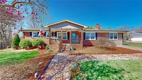 320 Cedarwood Trl, High Point, NC 27265