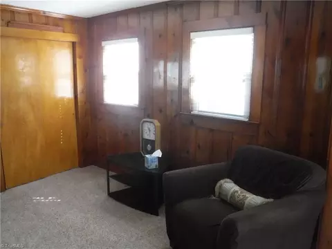 Living - 515 Biesecker Rd, Lexington, NC 27292 photo 2 of 2