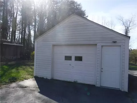 Exterior - 515 Biesecker Rd, Lexington, NC 27292 photo 10 of 13