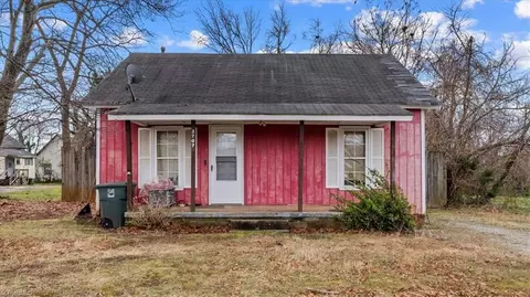 3707 Melvin Pl, Greensboro, NC 27407