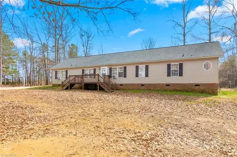 4626 Creekview Rd, Mcleansville, NC 27301